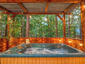 Tina de hidromasaje al aire libre