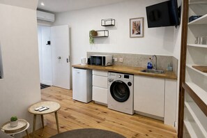 Private kitchen - 1-Bed apartment in the Heart of Gibraltar (Gibraltar)