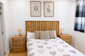 1 bedroom, iron/ironing board, WiFi, bed sheets - 1-Bed apartment in the Heart of Gibraltar (Gibraltar)