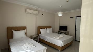 Phòng 3 Tiêu chuẩn, ban công | Khu vực làm việc phù hợp cho laptop