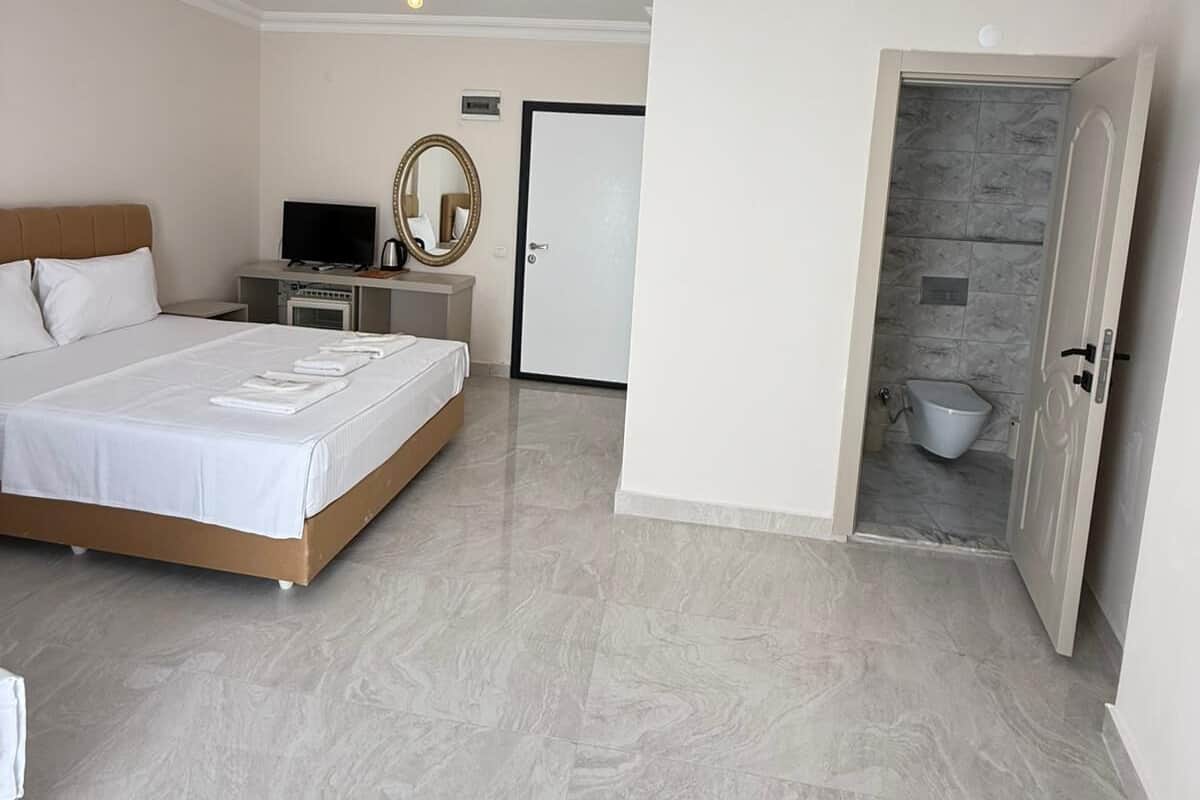 Standard Triple Room, Balcony | Ruang kerja komputer riba, Wi-fi percuma