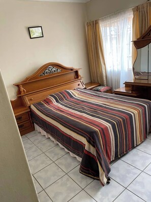 House, 3 Bedrooms, Smoking, Fireplace | 3 bedrooms