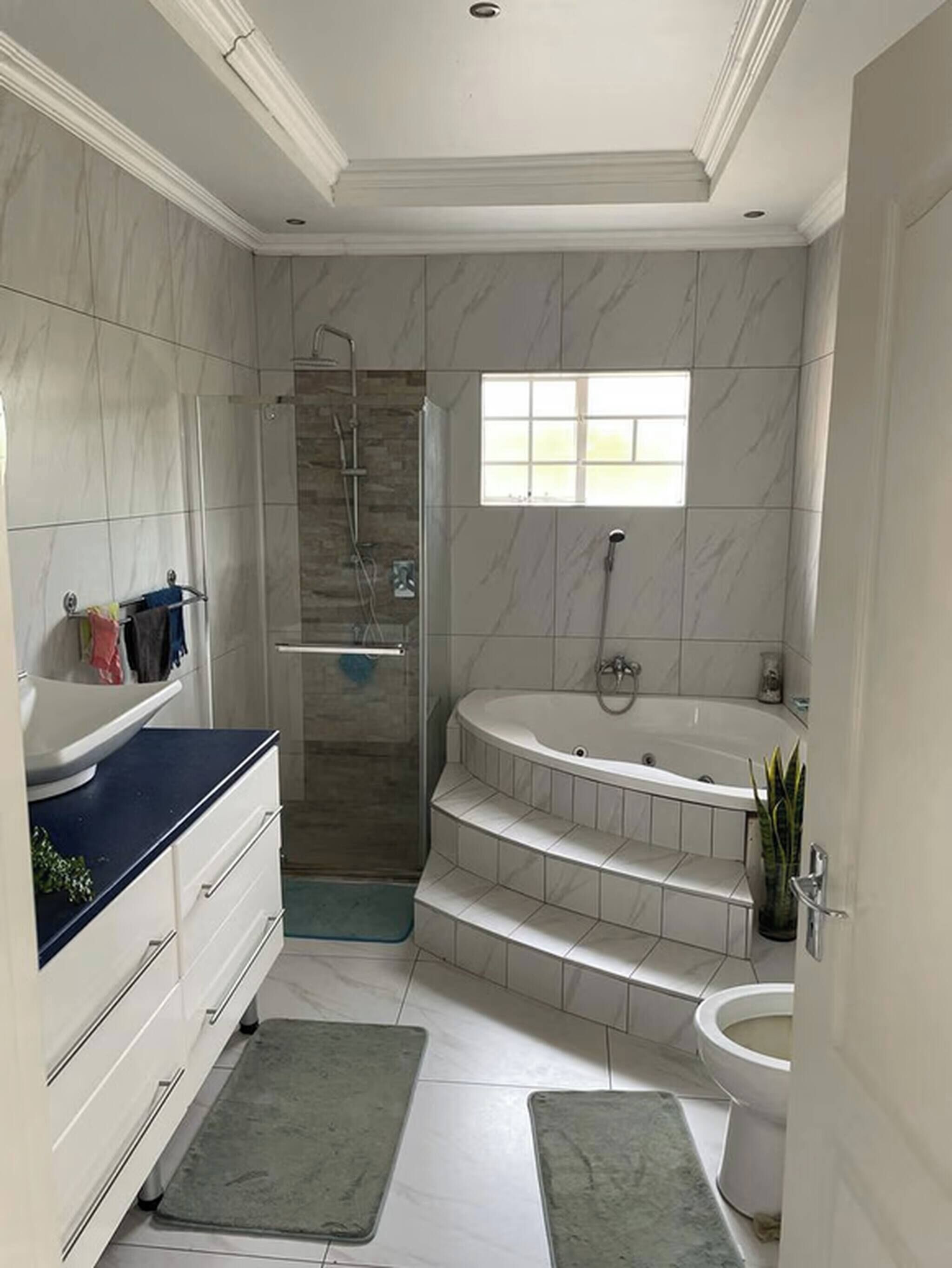 House, 3 Bedrooms, Smoking, Fireplace | Bathroom