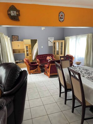 House, 3 Bedrooms, Smoking, Fireplace | Living area
