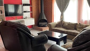 Nhà, 3 phòng ngủ, hút thuốc, lò sưởi | Phòng khách