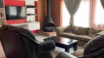 Rumah, 3 kamar tidur, Boleh Merokok, perapian | Ruang keluarga