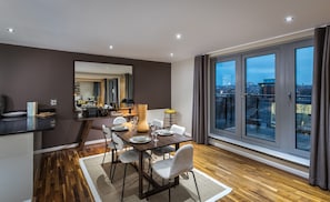 Penthouse Two Bedroom Apartment | In-room dining