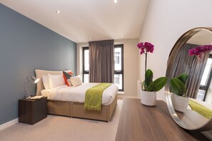 One Bedroom Apartment | Premium bedding, individually decorated, individually furnished - Native Waterloo (London)
