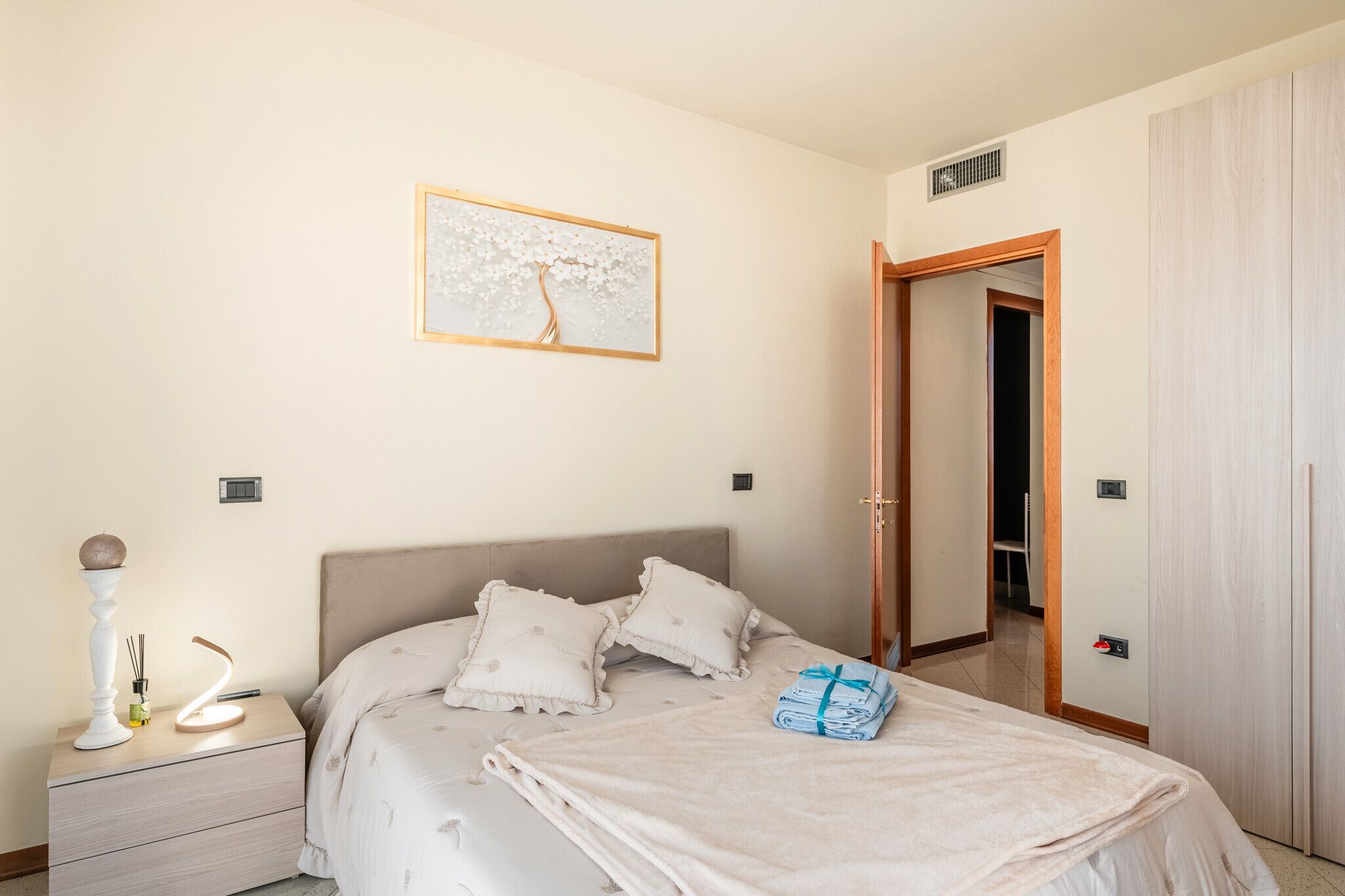 2 多间卧室、WiFi、床单