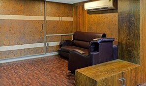 Classic Suite | Free WiFi - HOTEL JSN GRAND (Vijayawada)