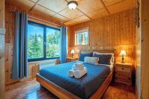 3 chambres, fer et planche à repasser, Wi-Fi, draps fournis