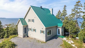Unclassified image, 3 of 53, button - Spa, Nature & Comfort | Chalet LRioux (Trois-Pistoles)