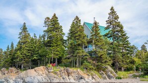 Unclassified image, 3 of 53, button - Spa, Nature & Comfort | Chalet LRioux (Trois-Pistoles)