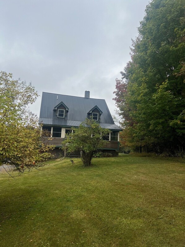 Exterior - 3-bedroom house in charming country setting close to major ski resorts (Fairfield)