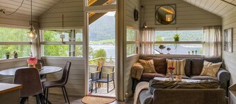 Nydelig hjem i Lavik med havutsikt