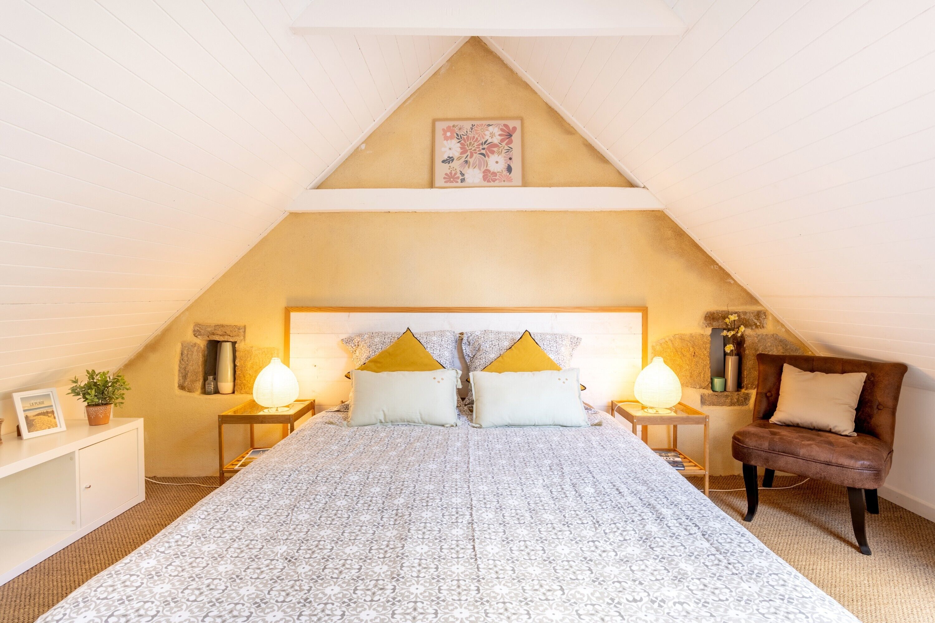 1 chambre, fer et planche à repasser, draps fournis