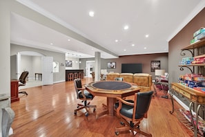Lobby - Crescent Cove: Luxury Lake Anna Retreat for 18 with Sandy Beach & Hot Tub (Orange)