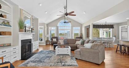 Crescent Cove: Luxury Lake Anna Retreat for 18 with Sandy Beach & Hot Tub