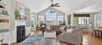 Crescent Cove: Luxury Lake Anna Retreat for 18 with Sandy Beach & Hot Tub