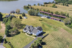 Exterior - Crescent Cove: Luxury Lake Anna Retreat for 18 with Sandy Beach & Hot Tub (Orange)
