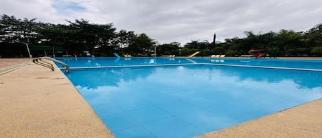 Indoor pool, outdoor pool