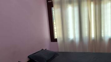 Rollaway beds, free WiFi, bed sheets