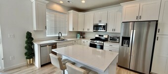 Salt Summit Retreat – Centrally Located