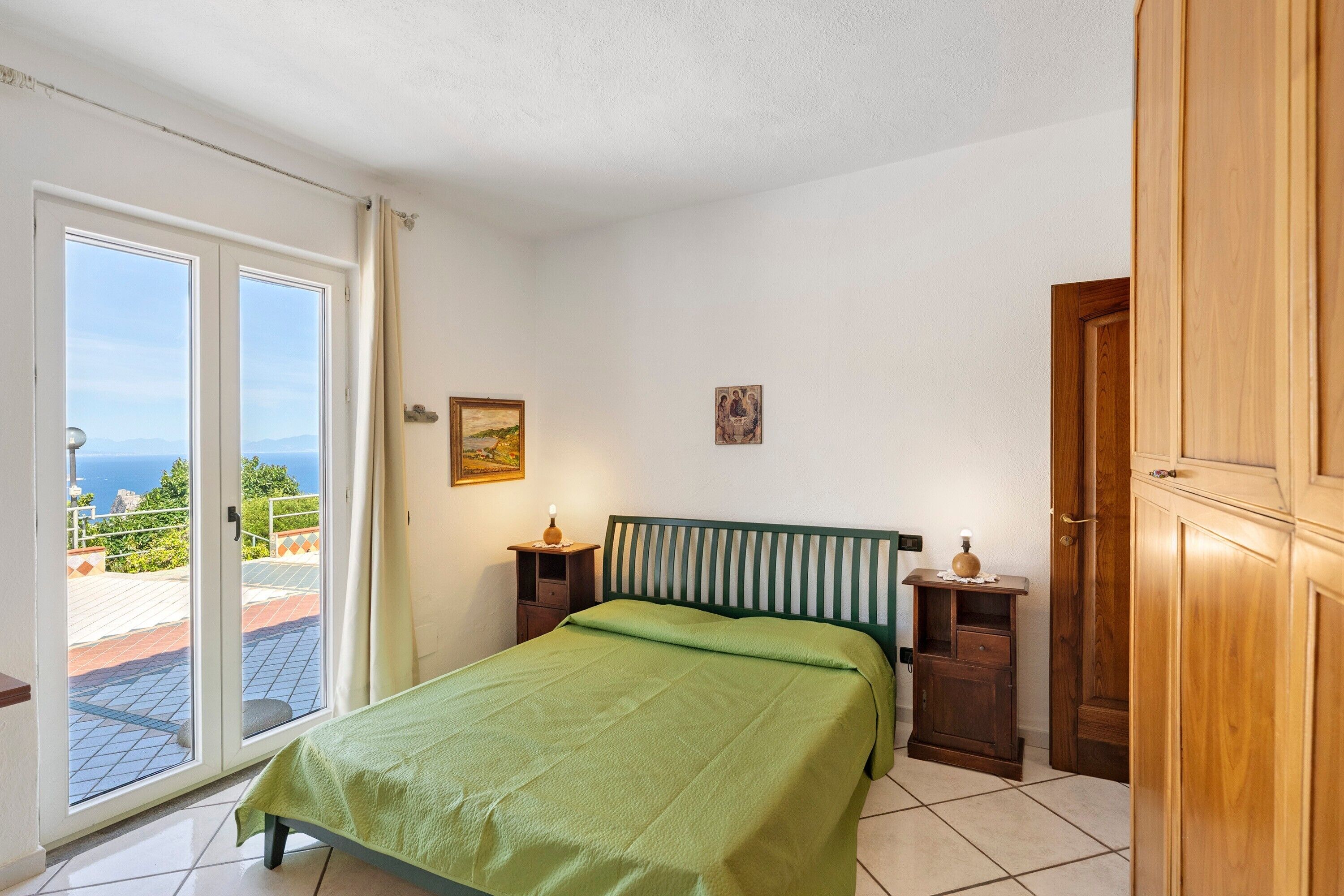 3 bedrooms, WiFi, bed sheets