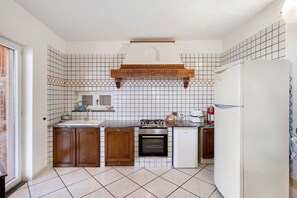 Geladeira, fogão, cooktop, lava-louças