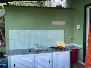 Fridge, stovetop, cookware/dishes/utensils