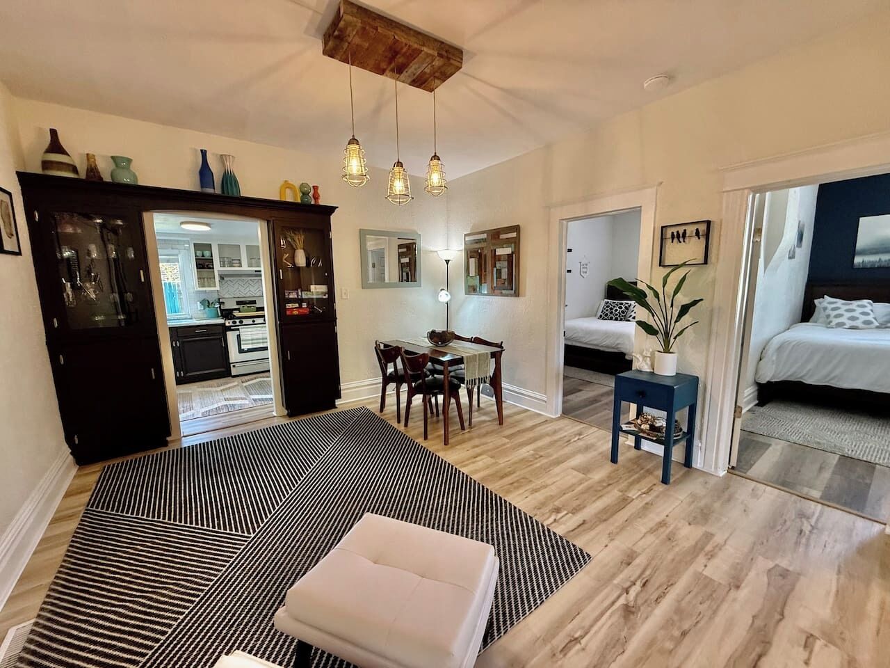 3 Schlafzimmer, Schreibtisch, Bügeleisen/Bügelbrett, Reisekinderbett