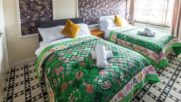 Camera quadrupla | Ferro/asse da stiro, Wi-Fi gratuito