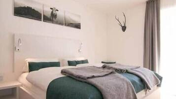 3 Schlafzimmer, Reisekinderbett, WLAN, Bettwäsche