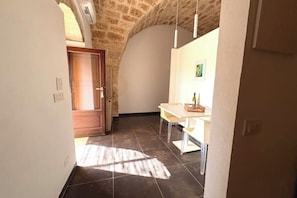 Interior - Dantona Tower-Deluxe studio apartment on the beam (mq34) (Marina di Modica)
