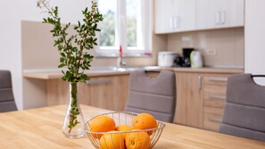 Fridge, oven, dishwasher, coffee/tea maker