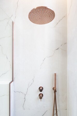 Bruser, hårtørrer, Shampoo