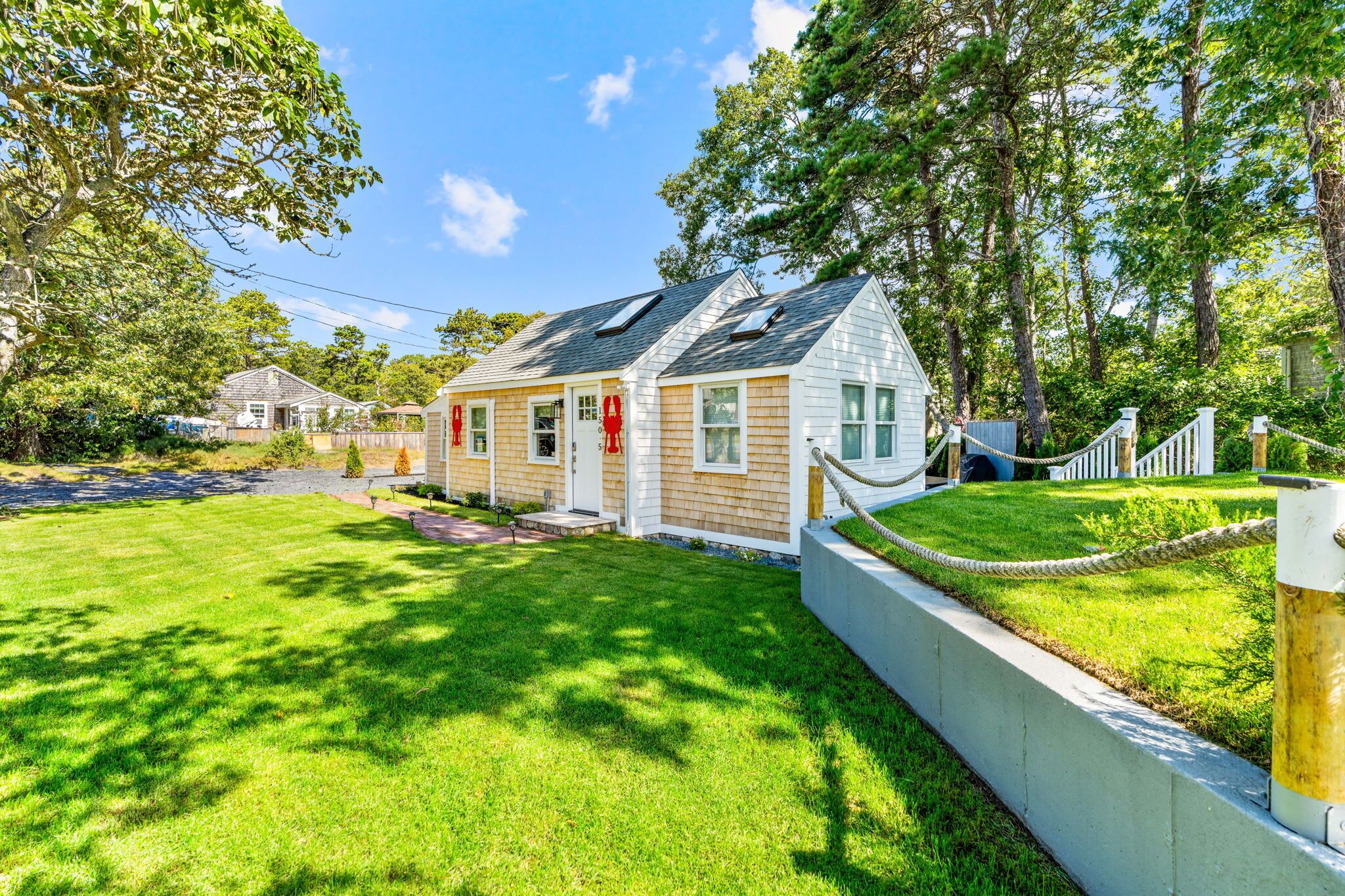 المنشأ ة من الخارج