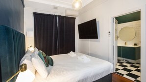 1 bedroom - Stylish 1BR APT in West Perth with Parking! (West Perth)
