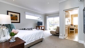 4 bedrooms, desk, iron/ironing board, free WiFi