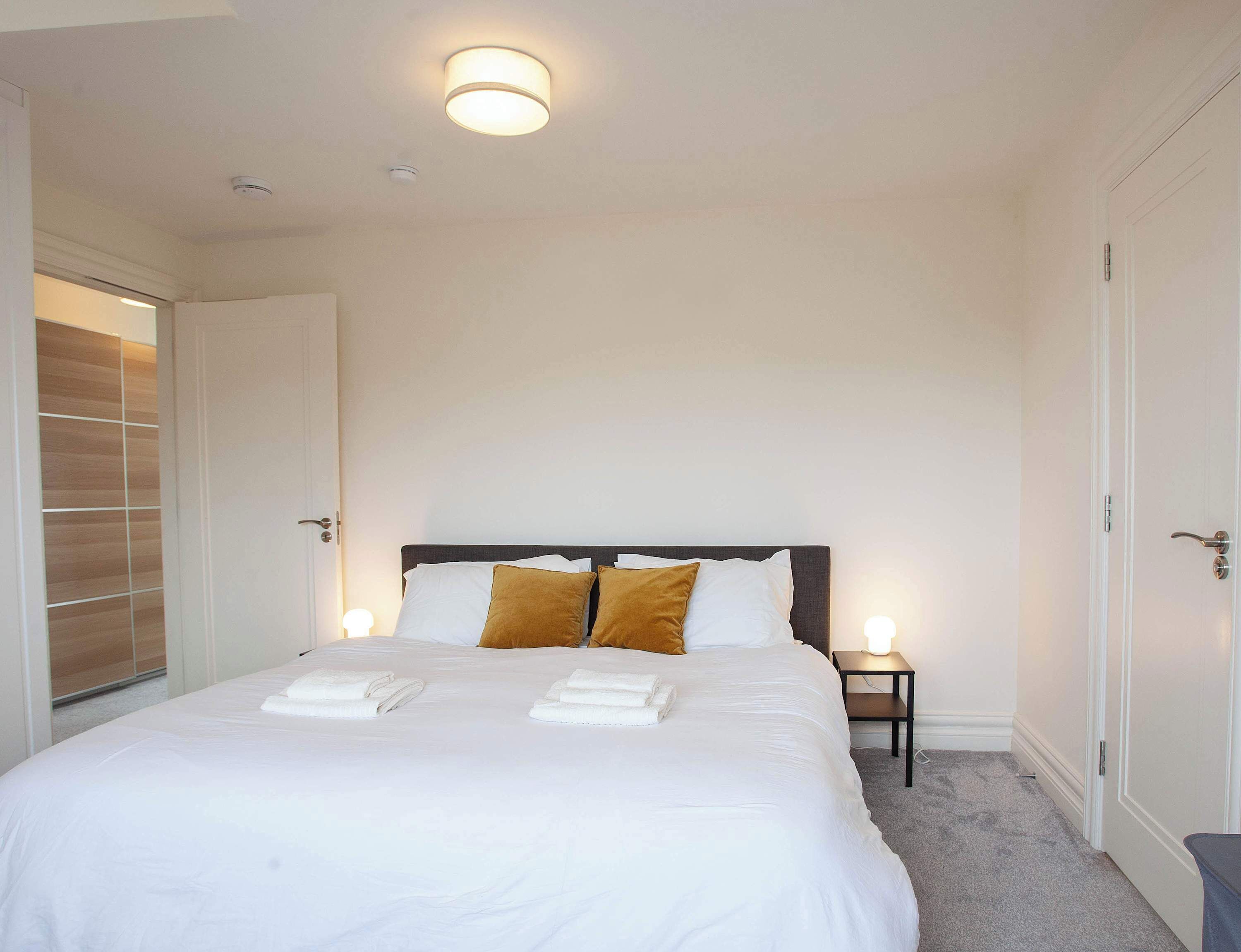 3 bedrooms, iron/ironing board, internet