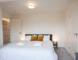 3 bedrooms, iron/ironing board, Internet