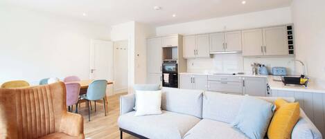 Téléviseur, bureau