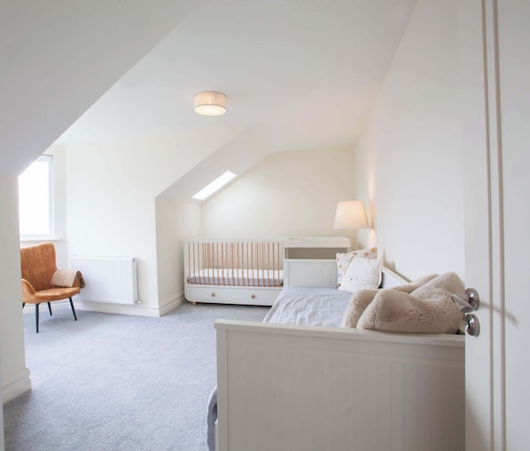 3 chambres, bureau, fer et planche à repasser, accès Internet