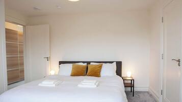 3 bedrooms, iron/ironing board, internet