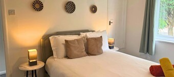 1BDR Garden Retreat | Rustic Kitchen | Free WiFi