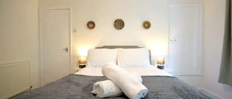 1 室のベッドルーム、アイロン / アイロン台、インターネット、ベッドシーツ