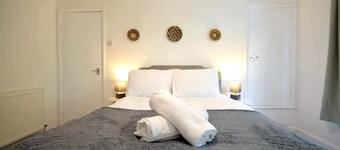 1BDR Garden Retreat | Rustic Kitchen | Free WiFi
