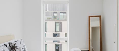 1 bedroom, internet, bed sheets