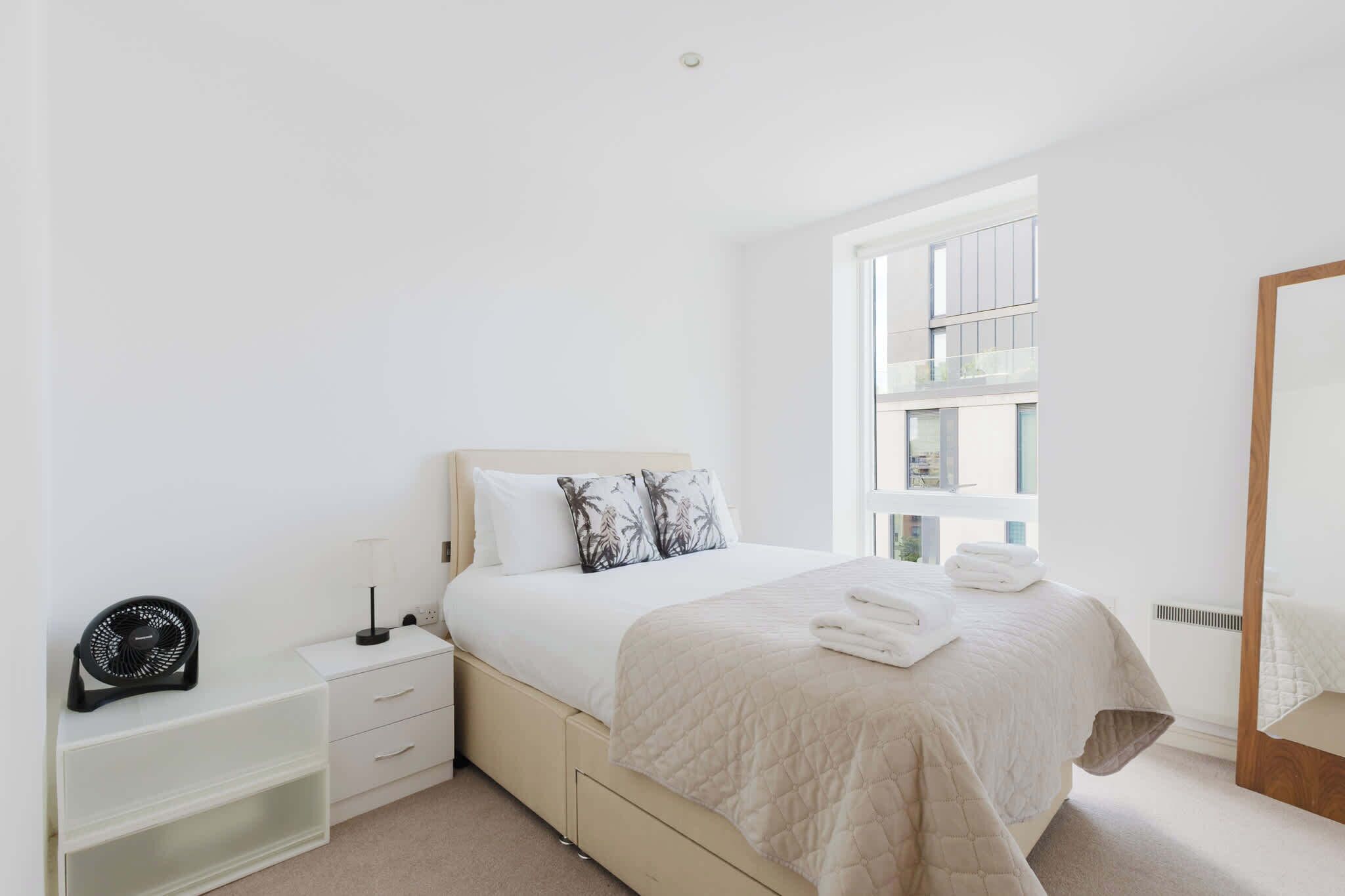 1 bedroom, iron/ironing board, internet, bed sheets