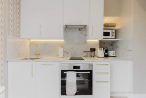 Fridge, microwave, oven, stovetop